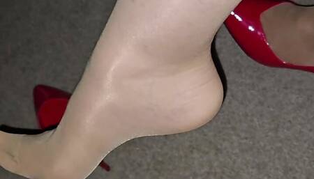 Louise Nylontease Tan Pantyhose Foot Tease