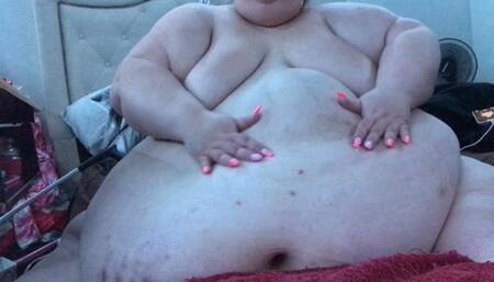 Massivelysweet Eating & Belly Rubs