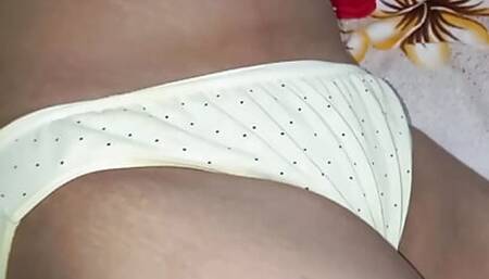 Beautiful Indian bhabhi of beautiful pussy.