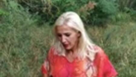 Public squirting in the nature