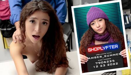 Shoplifting On Christmas Eve Goes Wrong - Shoplyfter