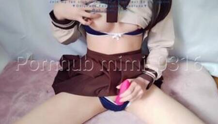 セーラー服は好き？その下にスクール水着を着ている学生は好き？