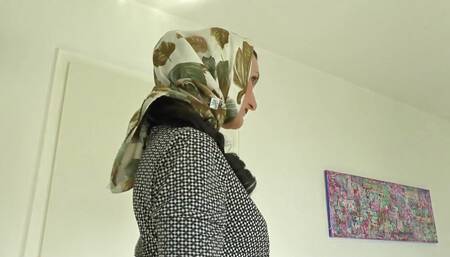 Beautiful Silk Headscarf Fashion Show Autumn Scarves Lady Victoria Valente Headscarf Mistress