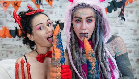 Girls Are Having Halloween Anal Hell Fun - Anuskatzz and Stacy Bloom