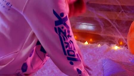 Sexy Elfie Will Fulfill Your Wish on the Halloween!