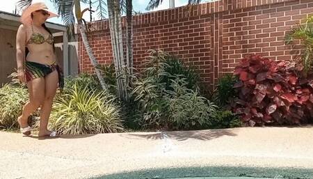 enjoying a day at the pool, my beautiful feet and soles are very wet (3)