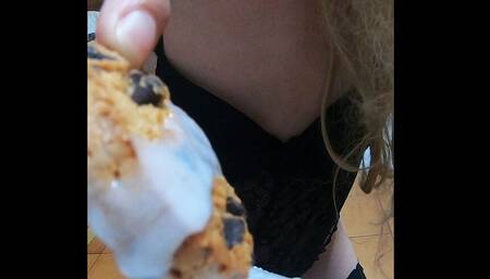 Red Lips Cum on Cookie Eating