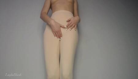 Masturbation of tight pink pussy in tight leggings