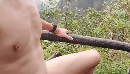 Follow me naked to the top of the mountain to see the scenery