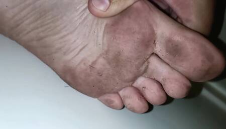 Twink Is Cleaning Dirty Feet