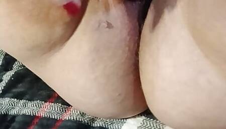 BBW makes pussy creamy using vibrating dildo