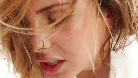Once in Bed the Blonde and Brunette Lesbians Tenderly Lick Their Wet Holes Before Scissoring