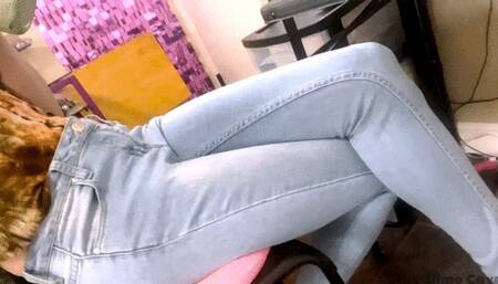 Desperate Jean Pissing JOI