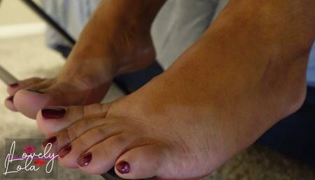 Lola Dips and Dangles At Her Desk