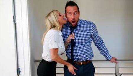 Horny Realtor Gets Her Asshole Stretched