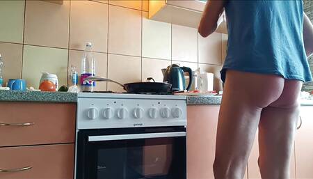 Bustle in the kitchen without pants.