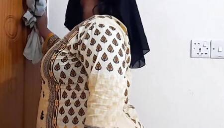 Moti Gand Fad dea Indian Desi Maid ko Thapa Tap Choda House Owner!