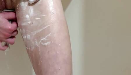 I shave my pussy in the shower in front of my boyfriend