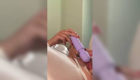 Real Horny Facesitting, Big Squirting in Face