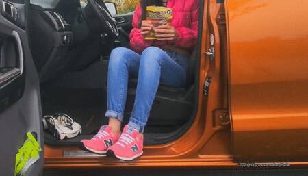 buttcrush and toycar crush with new balance sneakers