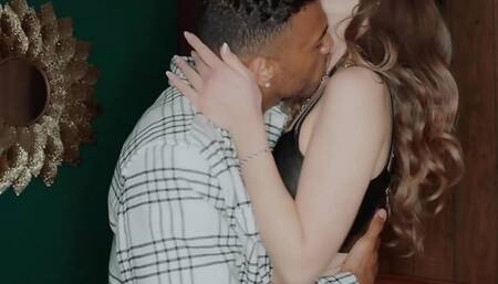 BLACKEDRAW BBC-Addicted Influencer Hope Heaven Blows Stranger In Elevator