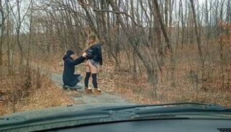 I asked a stranger in the park to straighten my skirt????