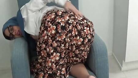 Weekend Porn with My Big Ass Arab Stepmom