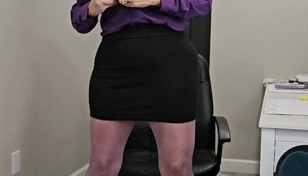 Office Slut enjoying pussy and pantyhosed soles and toes