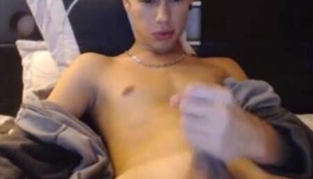 Super-Hottie Amateur Big-Cock Twink Handjob