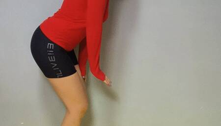 536 Sylvana makes slade cum just by pressing slade's balls with her feet