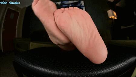 Taiwanese Milf bare SMALL SOLES pt2 - MOV