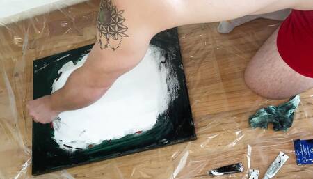 Geeky Muscle Twink Paints then Cums on It