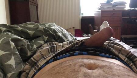 A quick wank on the bed