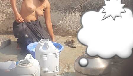 Saw bathing completely naked Full Desi Village Girl Bathroom Video