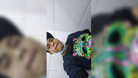 I LIKE HOW I COME IN THE SHOPPING MALL ????