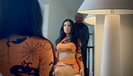 Pumpkin Head's Trick or Treat For Tatti! 1080p