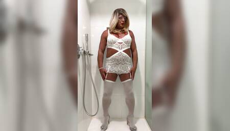 Sexy Crossdresser kellycd2022 in white lingerie and stockings