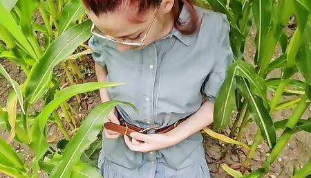 Blowjob and facial in a corn field