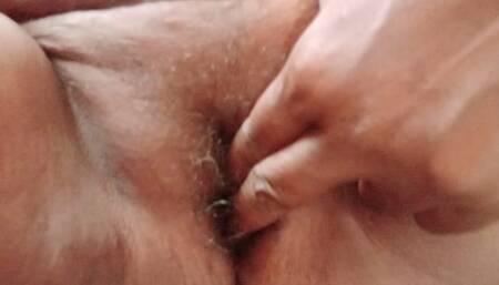 Indian girl Veena finger fucked