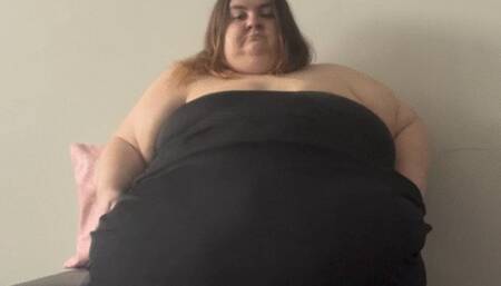 Massivelysweet strip dance tease