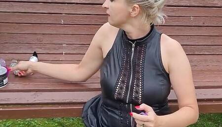 While my vibrator gently weeps