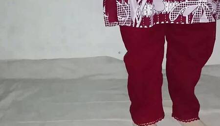 Aunty keh rahi hy bahir nahi nekalo na