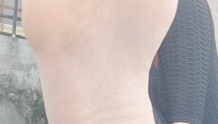 I show you my feet very closely