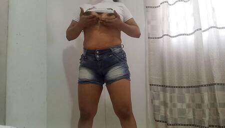 HOW DELICIOUS MY STEPDAUGHTER DANCES SEXY UNDRESSING AND HER PUSSY LOOKS WET