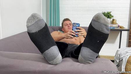 Tatted hunk Drew strips and showcases his size 12 feet