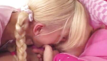 Lil Lexy fingering and Sucks Pussies