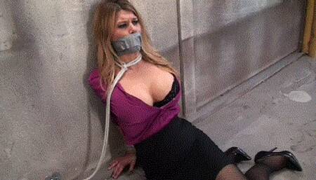 There is no escape for his busty blonde captive (MP4 HD 14000kbps)