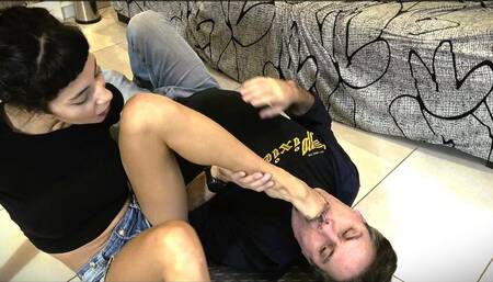 Le pericolose mani di Mayla - Mayla's dangerous hands (HAND SMOTHER)