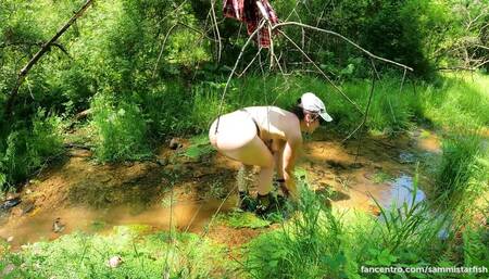 Totally nude lumberjill