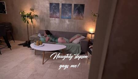 Stiefzoon gebruikt me!????????